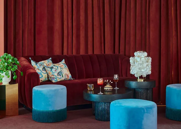 Beckett LockeAirport Hotel